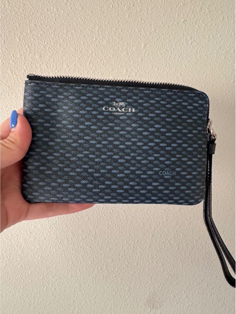 C6.10 coach corner zip wristlet
